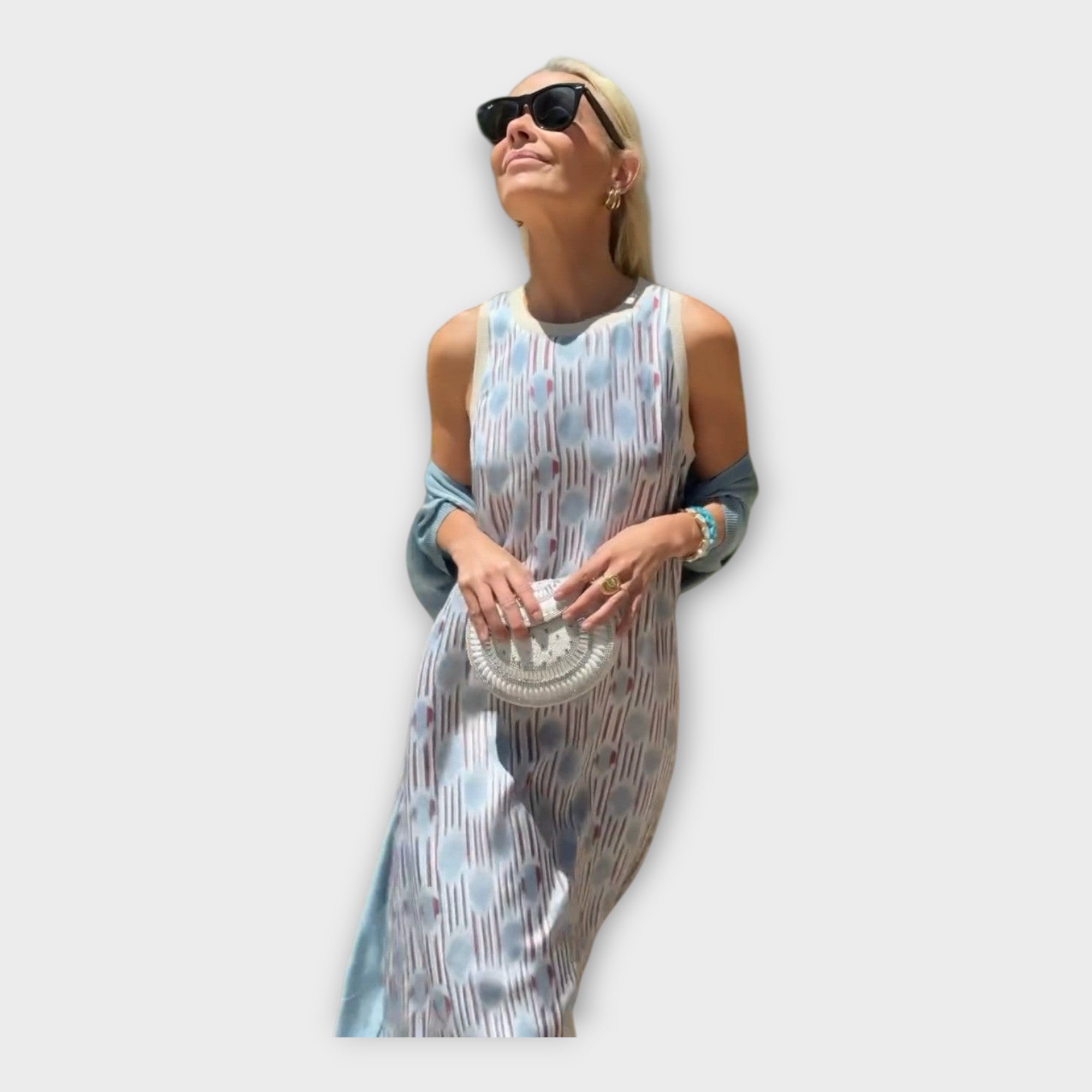 Vestido Máxi com Padrões Lineares e Fluiência Leve