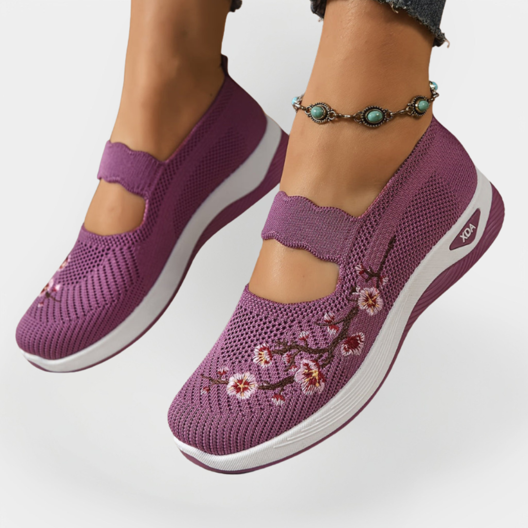 Sapatos Ortopédicos com Bordado de Flores