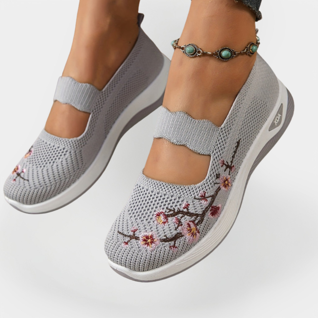 Sapatos Ortopédicos com Bordado de Flores