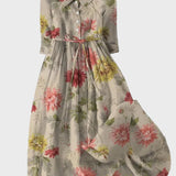 Vestido Retro com Buquê