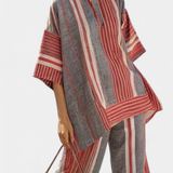Macacão Oversize Daisy em Linho com Estampado Listrado em Vermelho Coral e Cinza, Estilo Moderno e Confortável