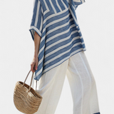 Conjunto Mediterrâneo Elegante de Linho com Listras Azuis e Calções com Barra para um Look Fresco e Sofisticado