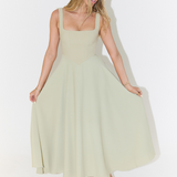 Vestido Midi Elegante com Linha Romântica
