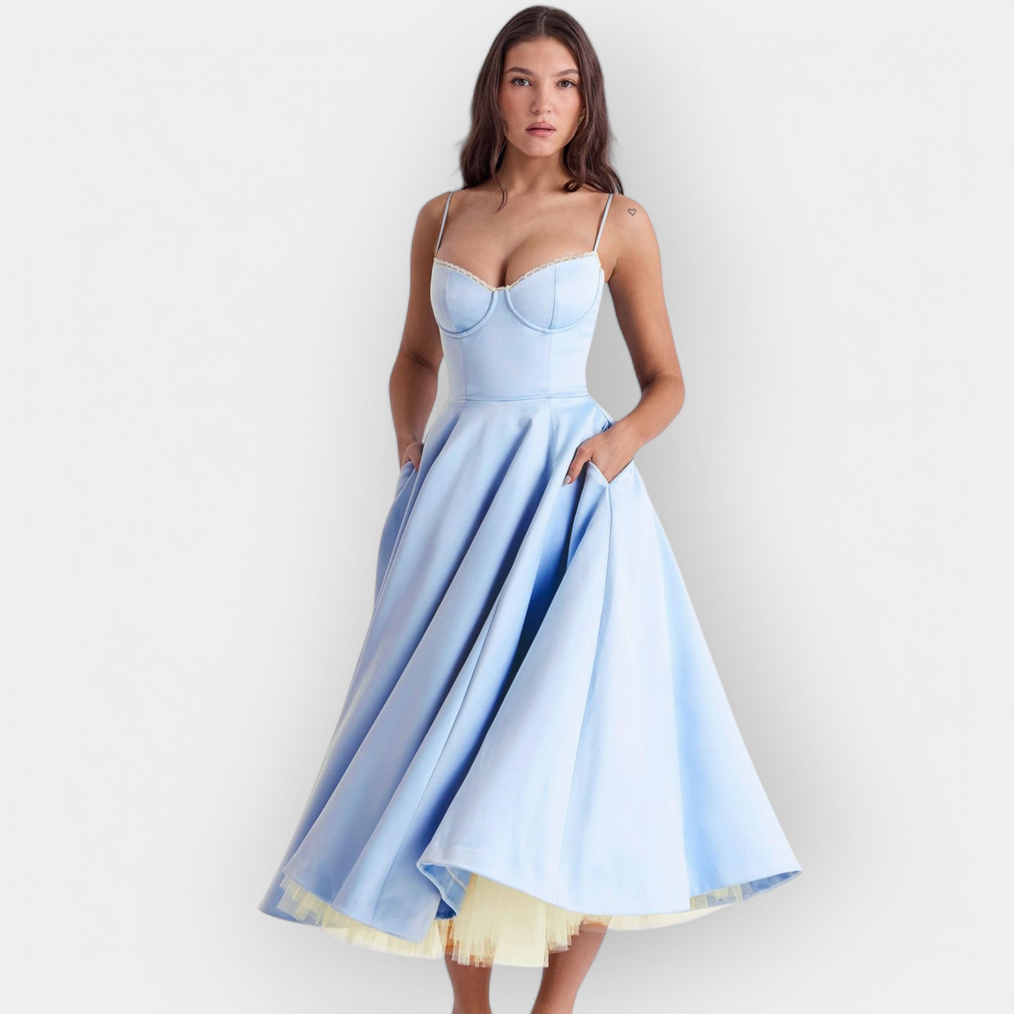 Vestido Midi Elegante com Silhueta Estilosa