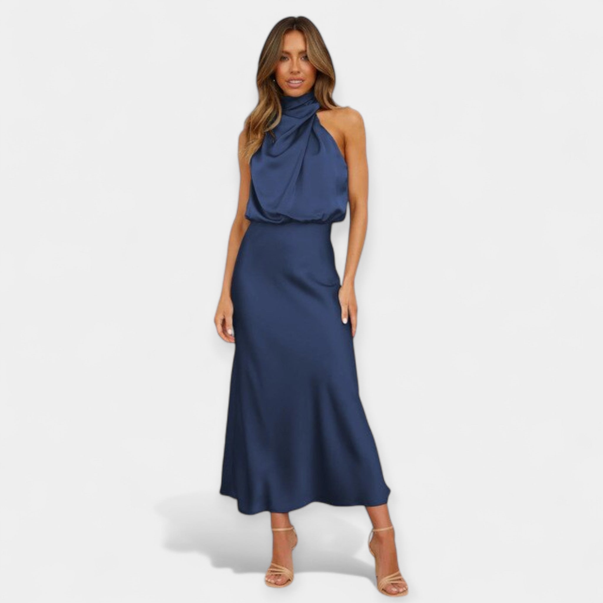 Vestido Maximizado com Ombros Abertos