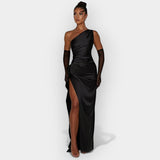 Vestido de cetim para noites aristocráticas