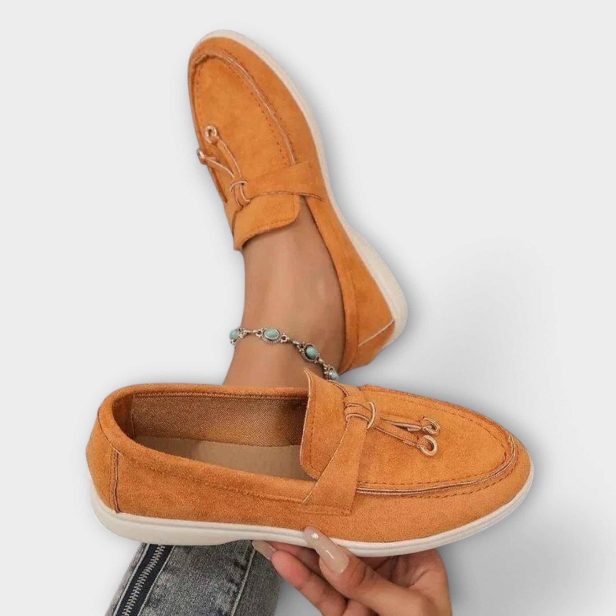 Mocassins Femininos Bege com Cordão Decorativo
