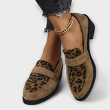 Sapatos femininos estilosos com estampa de leopardo