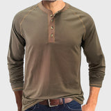 Camisa com gola henley em algodão macio